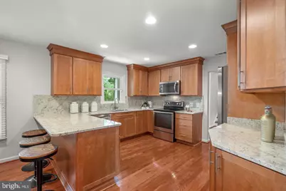 9428 Meadow Shire Lane, Great Falls, VA 22066 - Photo 5