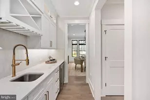 1022 Hillcrest Dr SW, Vienna, VA 22180 - Photo 21