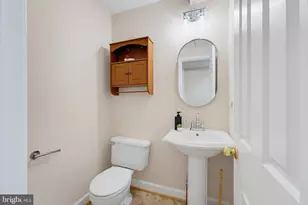 7827 Belleflower Dr, Springfield, VA 22152 - Photo 27