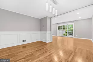 9222 Bailey Ln, Fairfax, VA 22031 - Photo 11
