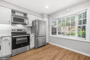 9222 Bailey Ln, Fairfax, VA 22031 - Photo 7