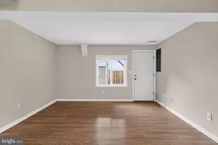 8700 Calvert Cliff Ct, Lorton, VA 22079 - Photo 5