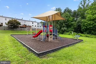 8700 Calvert Cliff Ct, Lorton, VA 22079 - Photo 17