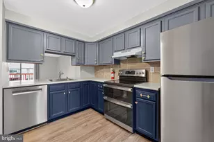 8700 Calvert Cliff Ct, Lorton, VA 22079 - Photo 7