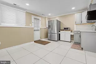 9826 Gabon Ct, Burke, VA 22015 - Photo 5