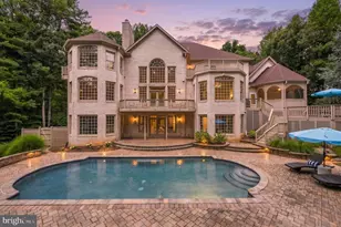 10500 Dalkeith Ct, Oakton, VA 22124 - Photo 11