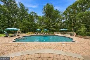10500 Dalkeith Ct, Oakton, VA 22124 - Photo 13