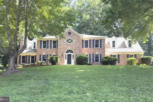 11560 Holly Briar Ln, Great Falls, VA 22066 - Photo 1