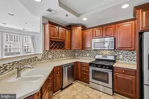 7136 Huntley Creek Pl, Alexandria, VA 22306 - Photo 3
