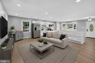 4752 Carterwood Dr, Fairfax, VA 22032 - Photo 5