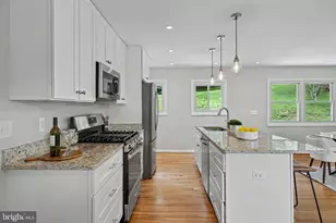 3511 Slade Run Dr, Falls Church, VA 22042 - Photo 15