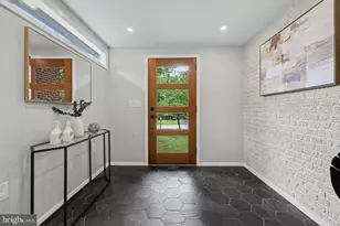 3511 Slade Run Dr, Falls Church, VA 22042 - Photo 5