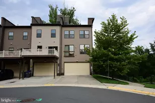 3171 Virginia Bluebell Ct, Fairfax, VA 22031 - Photo 1