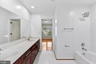 13646 Sweet Woodruff Ln, Centreville, VA 20120 - Photo 23