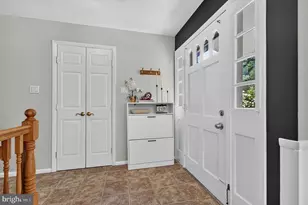 5621 Ravenel Ln, Springfield, VA 22151 - Photo 3