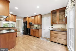 1432 Filene Ct, Vienna, VA 22182 - Photo 9