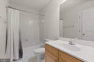 8557 Wyngate Manor Ct, Alexandria, VA 22309 - Photo 11