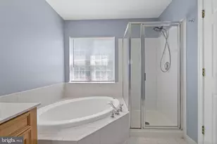 8557 Wyngate Manor Ct, Alexandria, VA 22309 - Photo 7