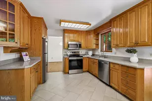 4945 Gainsborough Dr, Fairfax, VA 22032 - Photo 19