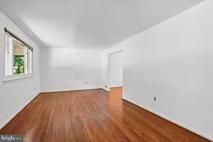 4945 Gainsborough Dr, Fairfax, VA 22032 - Photo 11