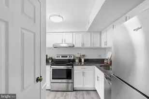 6822 Perry Penney Dr, Annandale, VA 22003 - Photo 15