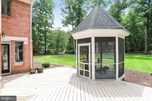 11109 Elmview Pl, Great Falls, VA 22066 - Photo 33
