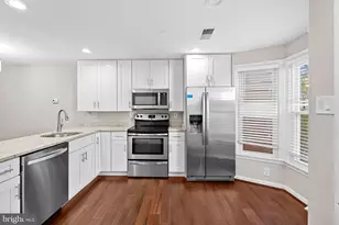 2110 Whisperwood Glen Ln, Reston, VA 20191 - Photo 3