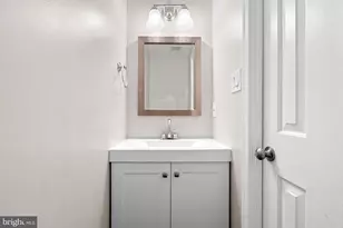 2110 Whisperwood Glen Ln, Reston, VA 20191 - Photo 7