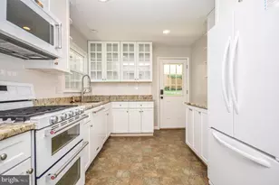 4805 Willet Dr, Annandale, VA 22003 - Photo 11