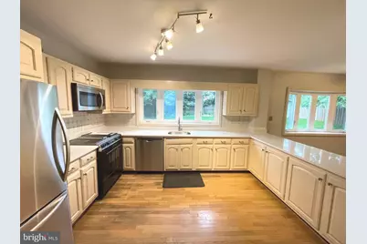 6933 Tyndale Street, McLean, VA 22101 - Photo 9