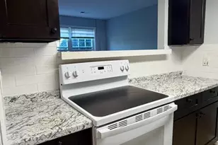 9798 Hagel Cir, Lorton, VA 22079 - Photo 7