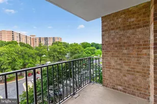 2300 Pimmit Dr, Falls Church, VA 22043 - Photo 9