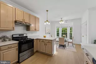 5556 Jowett Ct, Alexandria, VA 22315 - Photo 17