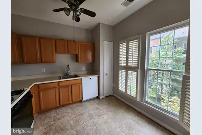 4137 Fountainside Lane #103, Fairfax, VA 22030 - Photo 7
