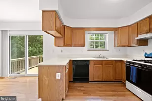 7369 Rhondda Dr, Lorton, VA 22079 - Photo 17