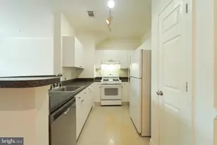 11391 Aristotle Dr, Fairfax, VA 22030 - Photo 9