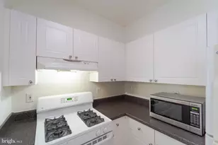 11391 Aristotle Dr, Fairfax, VA 22030 - Photo 13