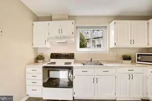 13817 Cabernet Ct, Chantilly, VA 20151 - Photo 7