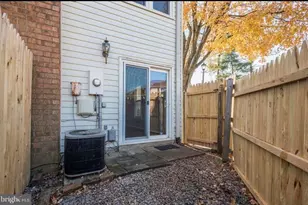 13817 Cabernet Ct, Chantilly, VA 20151 - Photo 15