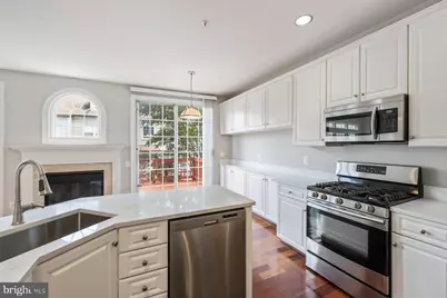 9534 Lagersfield Circle, Vienna, VA 22181 - Photo 17