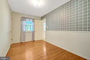 310 Arcadian Cir SW, Vienna, VA 22180 - Photo 17