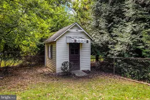 310 Arcadian Cir SW, Vienna, VA 22180 - Photo 35