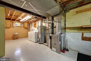 310 Arcadian Cir SW, Vienna, VA 22180 - Photo 21