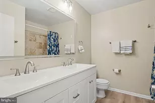 726 Gentle Breeze Ct, Herndon, VA 20170 - Photo 13