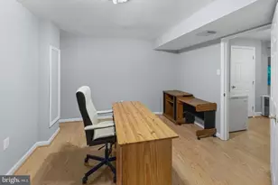 5818 Oak Ladder Ct, Burke, VA 22015 - Photo 7