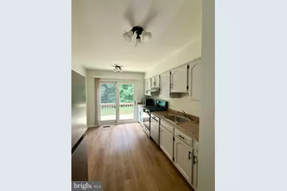 7881 Wintercress Lane, Springfield, VA 22152 - Photo 5