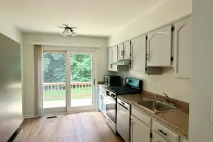 7881 Wintercress Ln, Springfield, VA 22152 - Photo 5