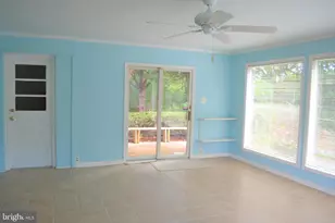 3809 Whispering Ln, Falls Church, VA 22041 - Photo 13