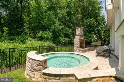 1302 Scotts Run Road, McLean, VA 22102 - Photo 9