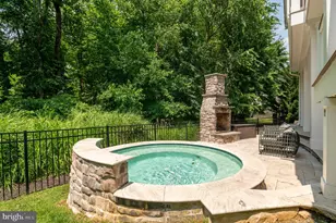 1302 Scotts Run Rd, McLean, VA 22102 - Photo 9